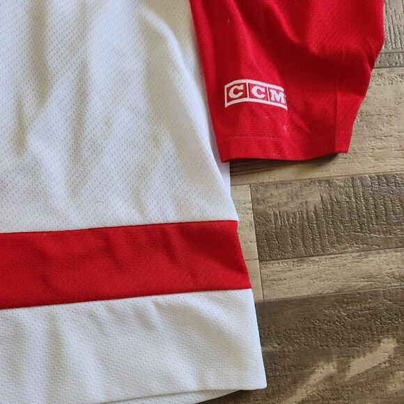 Vintage Steve Yzerman #19 Detroit Red Wings Jersey Mens XXL NHL Hockey CCM 90s. - Picture 5 of 14